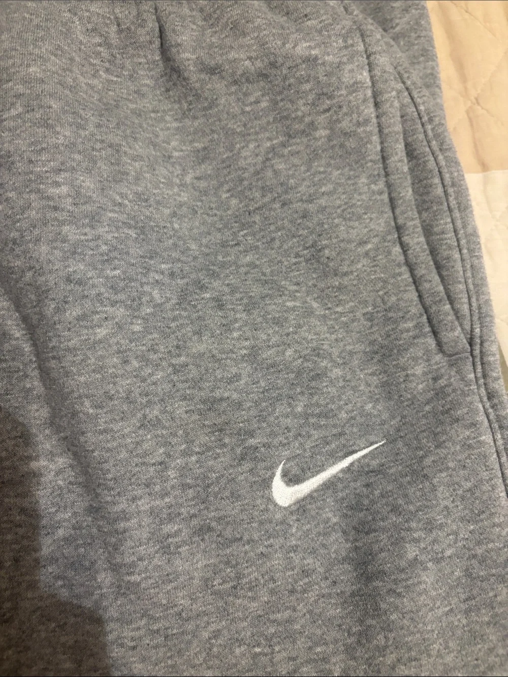 Nike Mens Gray Medium Joggers - Comfort Fit